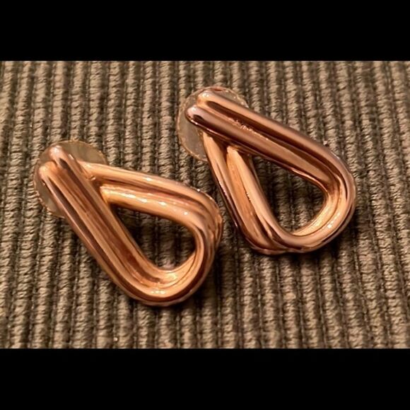 4 pair of  gold colored earrings Swirly & sophisticated EVC - Picture 11 of 11